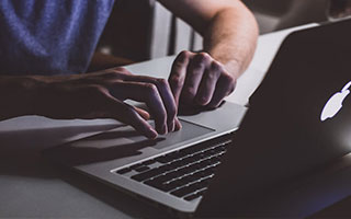 爱游戏体育官方网站-美国反曲弓女队在世界大学生射箭锦标赛中获得银牌，反曲弓世界纪录